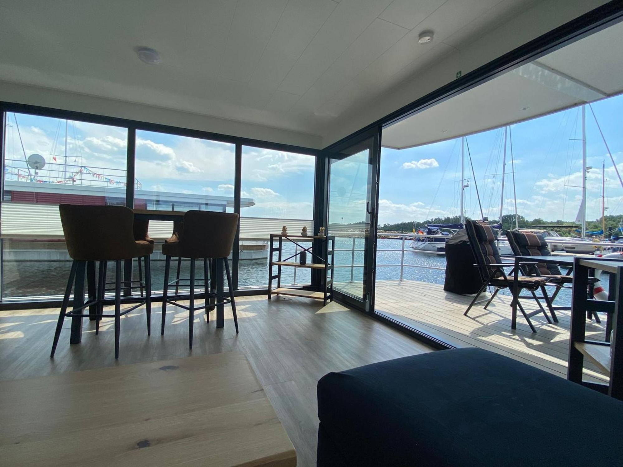 Urlaub Auf Dem Wasser Mit Einmaligen Ausblick - Well Hausboote Boltenhagen 10 Luaran gambar